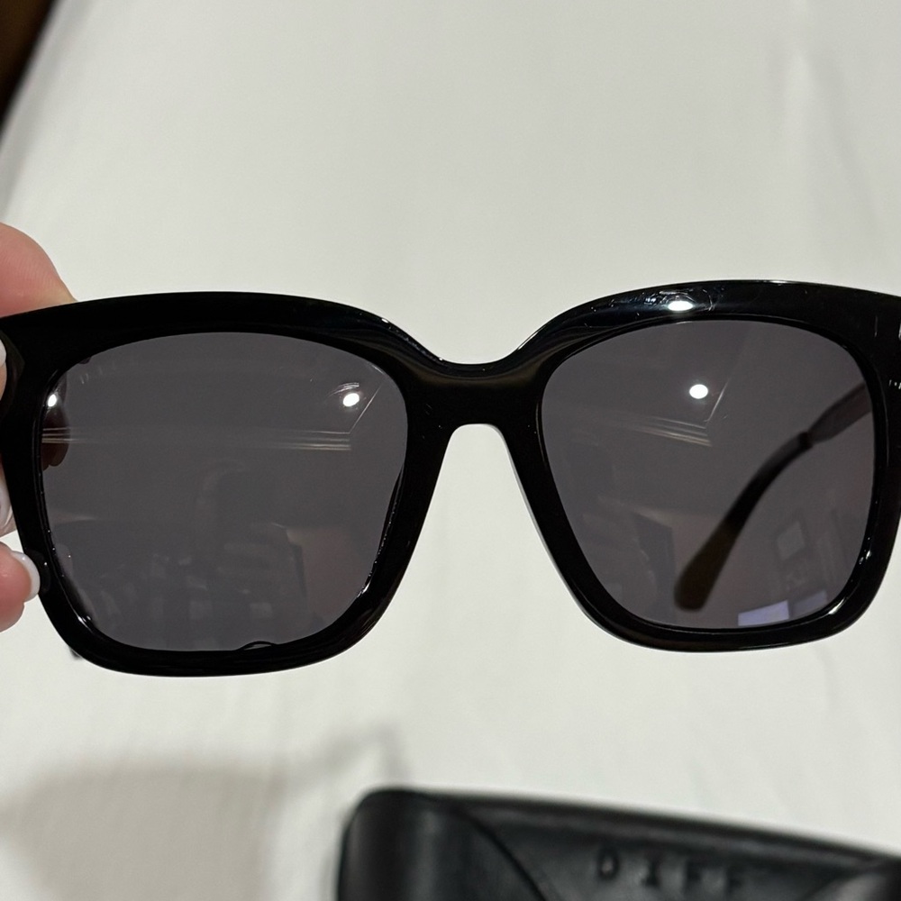 DIFF Bella polarized sunglasses 😎 - Picture 2 of 7